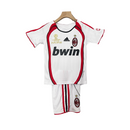 CAMISETA MILAN II 06/07 EDICIÓN LIMITADA CHAMPNHIONS LEAGUE CONJUNTO INFANTIL (RETRO)