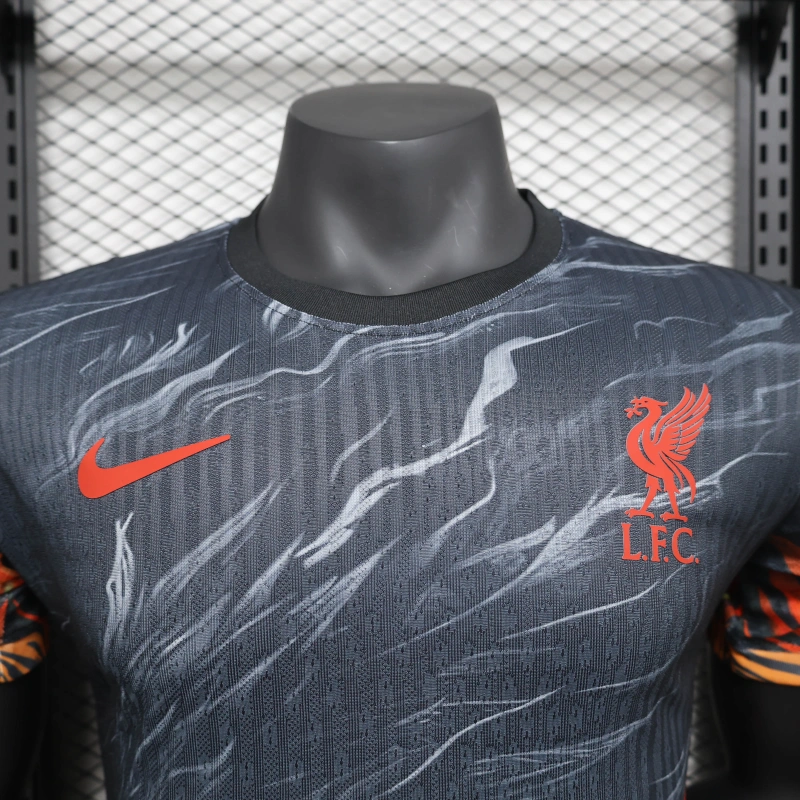 LIVERPOOL EDICIÓN ESPECIAL 25/26 HOMBRE (VERSIÓN JUGADOR)