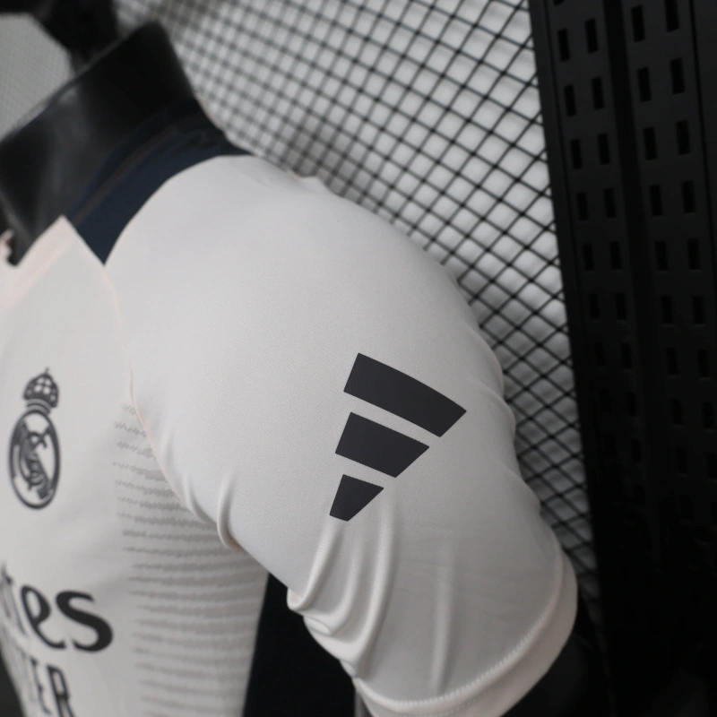 REAL MADRID ENTRENAMIENTO 24/25 HOMBRE (VERSION JUGADOR)