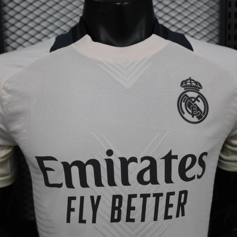 REAL MADRID ENTRENAMIENTO 24/25 HOMBRE (VERSION JUGADOR)
